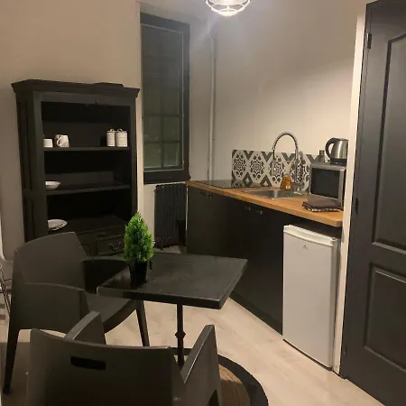 Apartment 2- L' *